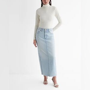 NWT Light Blue Denim midi Skirt size 4-6